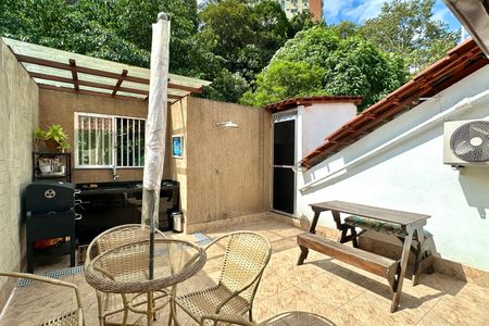 Apartamento à venda com 120m², 2 quartos e sem vaga Apartamento à venda com 120m², 2 quartos e sem vagaArea Externa