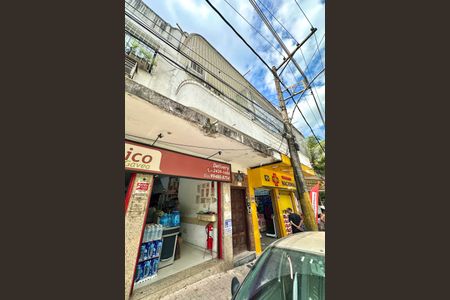 Apartamento à venda com 120m², 2 quartos e sem vaga Apartamento à venda com 120m², 2 quartos e sem vagaFachada