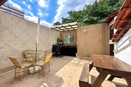 Apartamento à venda com 120m², 2 quartos e sem vaga Apartamento à venda com 120m², 2 quartos e sem vagaArea Externa