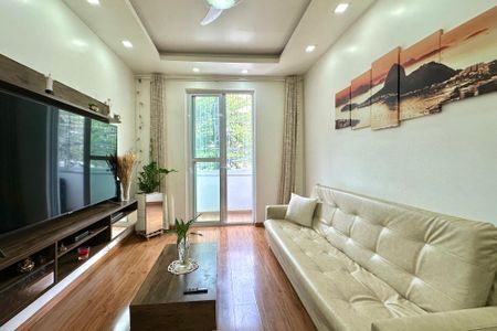 Apartamento à venda com 120m², 2 quartos e sem vaga Apartamento à venda com 120m², 2 quartos e sem vagaSala