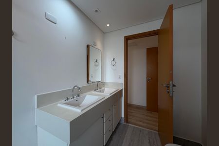 Apartamento à venda com 184m², 4 quartos e 4 vagasBanheiro da suíte 3
