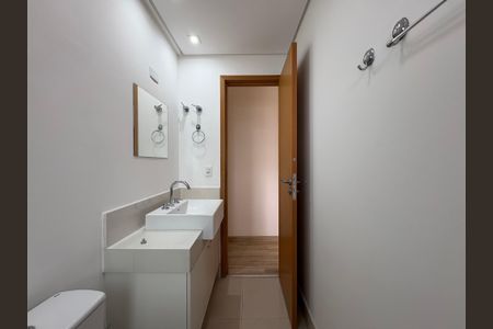 Apartamento à venda com 184m², 4 quartos e 4 vagasBanheiro da suíte 2