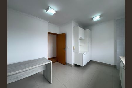 Apartamento à venda com 184m², 4 quartos e 4 vagasCozinha