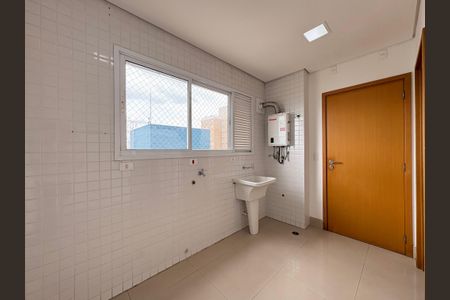 Apartamento à venda com 184m², 4 quartos e 4 vagasLavanderia