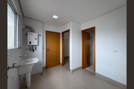 Apartamento à venda com 184m², 4 quartos e 4 vagasLavanderia