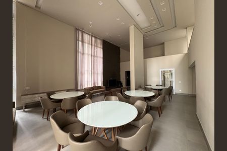 Apartamento à venda com 184m², 4 quartos e 4 vagasÁrea comum - Salão de festas