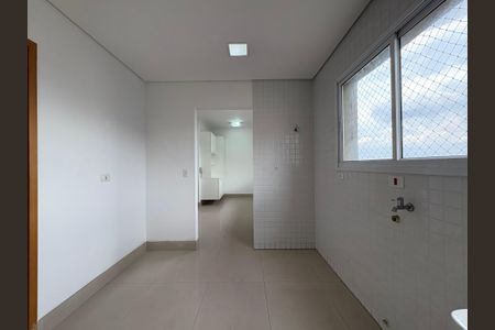 Apartamento à venda com 184m², 4 quartos e 4 vagasLavanderia