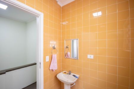 Casa à venda com 145m², 3 quartos e 2 vagas Casa à venda com 145m², 3 quartos e 2 vagasBanheiro 1