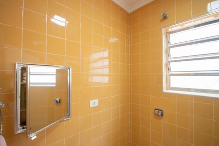 Casa à venda com 145m², 3 quartos e 2 vagas Casa à venda com 145m², 3 quartos e 2 vagasBanheiro 1