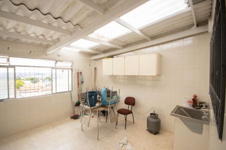 Casa à venda com 145m², 3 quartos e 2 vagas Casa à venda com 145m², 3 quartos e 2 vagasÁrea de Serviço