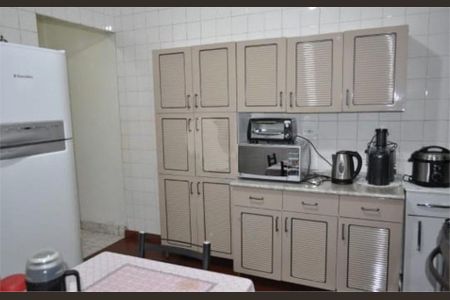 Casa à venda com 2 quartos, 80m² em Vila Azevedo, São Paulo