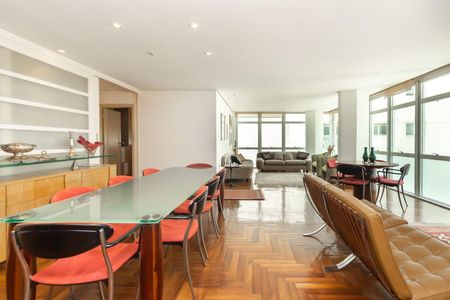 Apartamento à venda com 4 quartos, 228m² em Santa Cecilia, São Paulo
