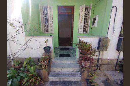 Casa à venda com 62m², 2 quartos e sem vaga