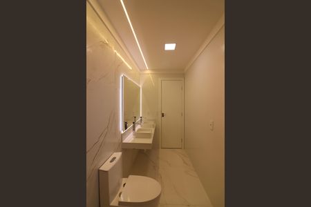 Casa à venda com 200m², 3 quartos e 4 vagasSuíte 1 Banheiro