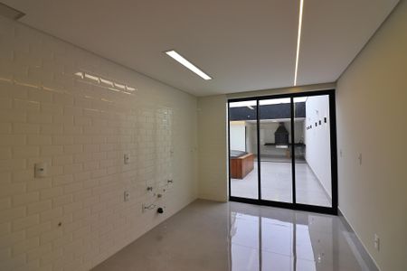 Casa à venda com 200m², 3 quartos e 4 vagasSala/Cozinha
