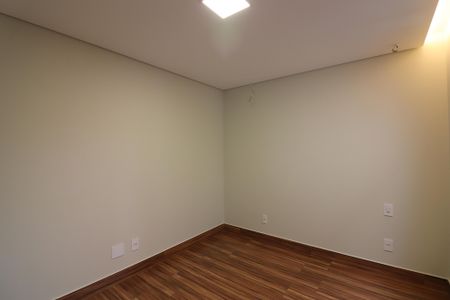 Casa à venda com 200m², 3 quartos e 4 vagasSuíte 2