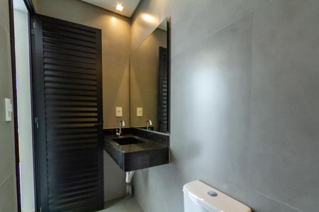 Casa à venda com 200m², 3 quartos e 4 vagas Casa à venda com 200m², 3 quartos e 4 vagasBanheiro Spa