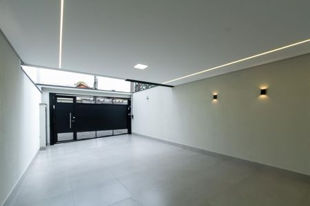 Casa à venda com 200m², 3 quartos e 4 vagas Casa à venda com 200m², 3 quartos e 4 vagasGaragem