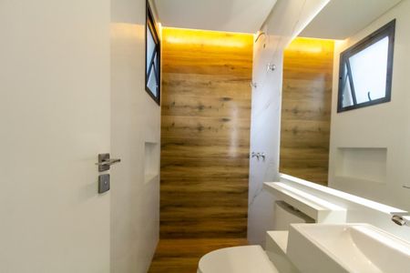 Casa à venda com 200m², 3 quartos e 4 vagas Casa à venda com 200m², 3 quartos e 4 vagasBanheiro da Suíte 2