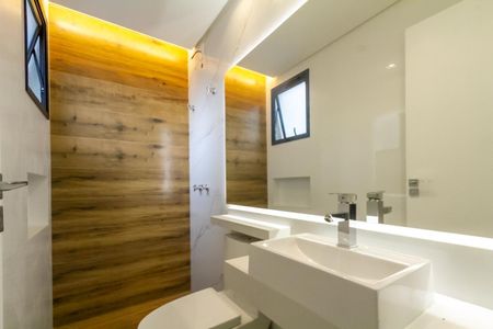 Casa à venda com 200m², 3 quartos e 4 vagas Casa à venda com 200m², 3 quartos e 4 vagasBanheiro da Suíte 2