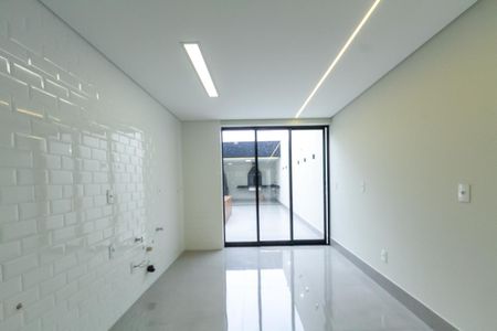 Casa à venda com 200m², 3 quartos e 4 vagas Casa à venda com 200m², 3 quartos e 4 vagasCozinha