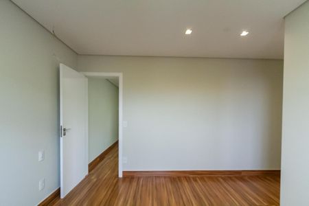 Casa à venda com 200m², 3 quartos e 4 vagas Casa à venda com 200m², 3 quartos e 4 vagasSuíte 1