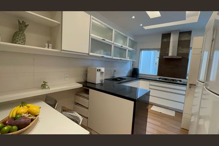 Casa de condomínio para alugar com 360m², 5 quartos e 3 vagas Casa de condomínio para alugar com 360m², 5 quartos e 3 vagasCozinha