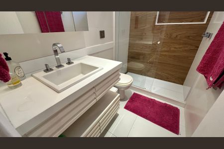 Casa de condomínio para alugar com 360m², 5 quartos e 3 vagas Casa de condomínio para alugar com 360m², 5 quartos e 3 vagasBanheiro Social