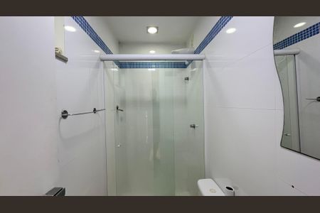 Casa de condomínio para alugar com 360m², 5 quartos e 3 vagas Casa de condomínio para alugar com 360m², 5 quartos e 3 vagasBanheiro de Serviço