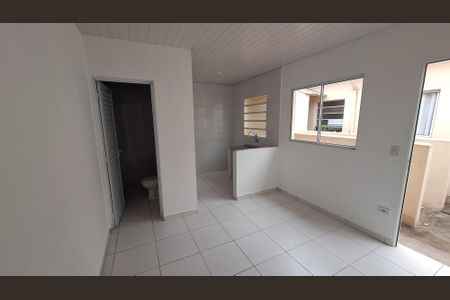Sala de casa para alugar com 1 quarto, 33m² em Parque Maria Helena, Suzano