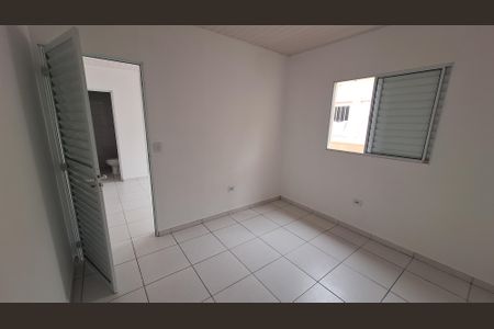 Quarto de casa para alugar com 1 quarto, 33m² em Parque Maria Helena, Suzano