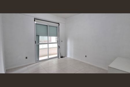 Sala de apartamento para alugar com 2 quartos, 64m² em Barreiros, São José