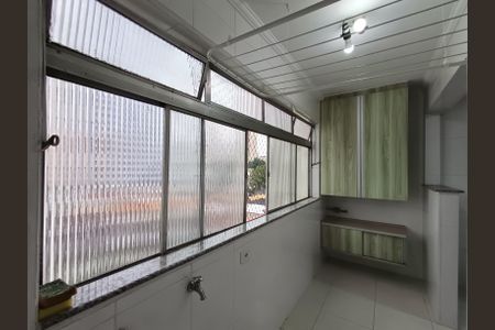 Apartamento à venda com 60m², 2 quartos e 1 vagaÁrea de Serviço