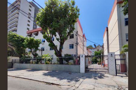 Apartamento à venda com 65m², 3 quartos e sem vaga Apartamento à venda com 65m², 3 quartos e sem vagaFachada e portaria