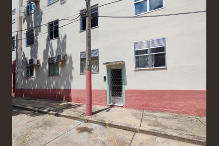 Apartamento à venda com 65m², 3 quartos e sem vaga Apartamento à venda com 65m², 3 quartos e sem vagaFachada e portaria