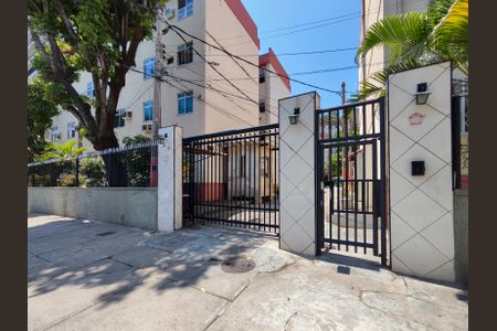 Apartamento à venda com 65m², 3 quartos e sem vaga Apartamento à venda com 65m², 3 quartos e sem vagaFachada e portaria