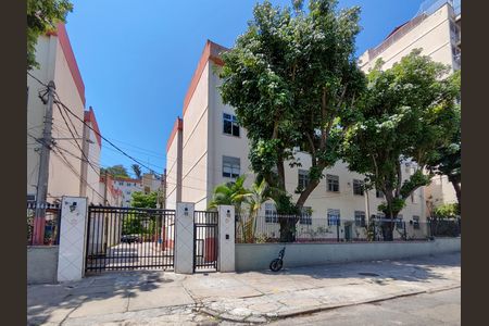 Apartamento à venda com 65m², 3 quartos e sem vaga Apartamento à venda com 65m², 3 quartos e sem vagaFachada e portaria