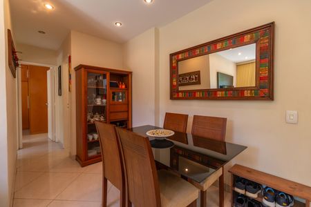 Apartamento à venda com 75m², 2 quartos e 1 vaga Apartamento à venda com 75m², 2 quartos e 1 vagaSala