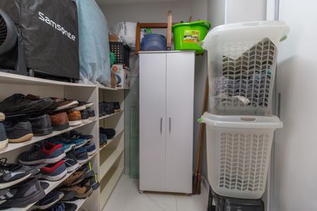 Apartamento à venda com 75m², 2 quartos e 1 vaga Apartamento à venda com 75m², 2 quartos e 1 vagaQuarto de Serviço