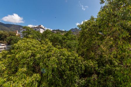 Apartamento à venda com 75m², 2 quartos e 1 vaga Apartamento à venda com 75m², 2 quartos e 1 vagaSala Varanda Vista