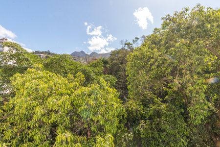 Apartamento à venda com 75m², 2 quartos e 1 vaga Apartamento à venda com 75m², 2 quartos e 1 vagaÁrea de Serviço Vista