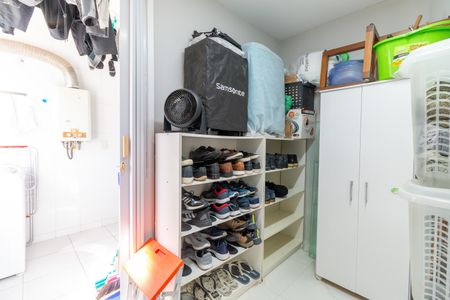 Apartamento à venda com 75m², 2 quartos e 1 vaga Apartamento à venda com 75m², 2 quartos e 1 vagaQuarto de Serviço