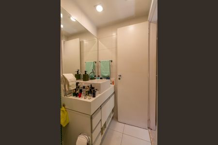 Apartamento à venda com 75m², 2 quartos e 1 vaga Apartamento à venda com 75m², 2 quartos e 1 vagaBanheiro Suite