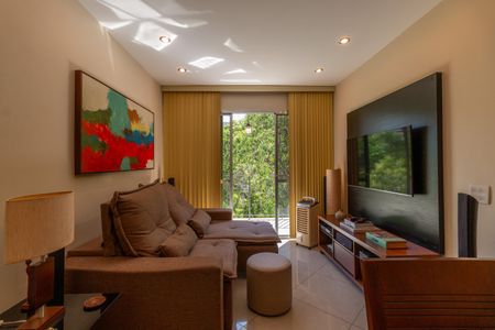 Apartamento à venda com 75m², 2 quartos e 1 vaga Apartamento à venda com 75m², 2 quartos e 1 vagaSala