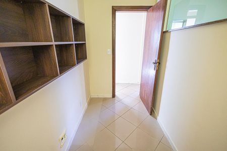 Escritório de casa para alugar com 2 quartos, 105m² em Santa Monica, Belo Horizonte