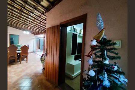 Sala de casa para alugar com 5 quartos, 372m² em Flamengo, Contagem