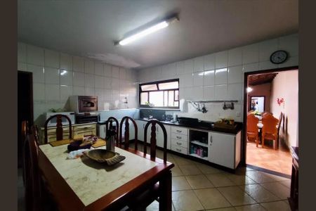 Cozinha de casa para alugar com 5 quartos, 372m² em Flamengo, Contagem