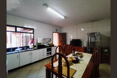 Cozinha de casa para alugar com 5 quartos, 372m² em Flamengo, Contagem