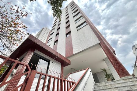 Apartamento para alugar com 96m², 3 quartos e 2 vagasFachada
