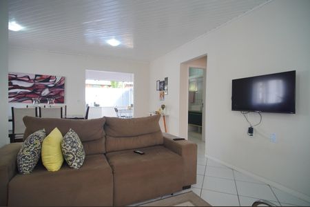 Casa à venda com 140m², 3 quartos e 2 vagasSala